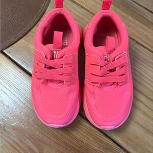Bright Pink Sneakers with Lace-Up Closure and Rounded Toe